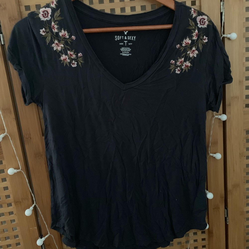 american eagle embroidered tee